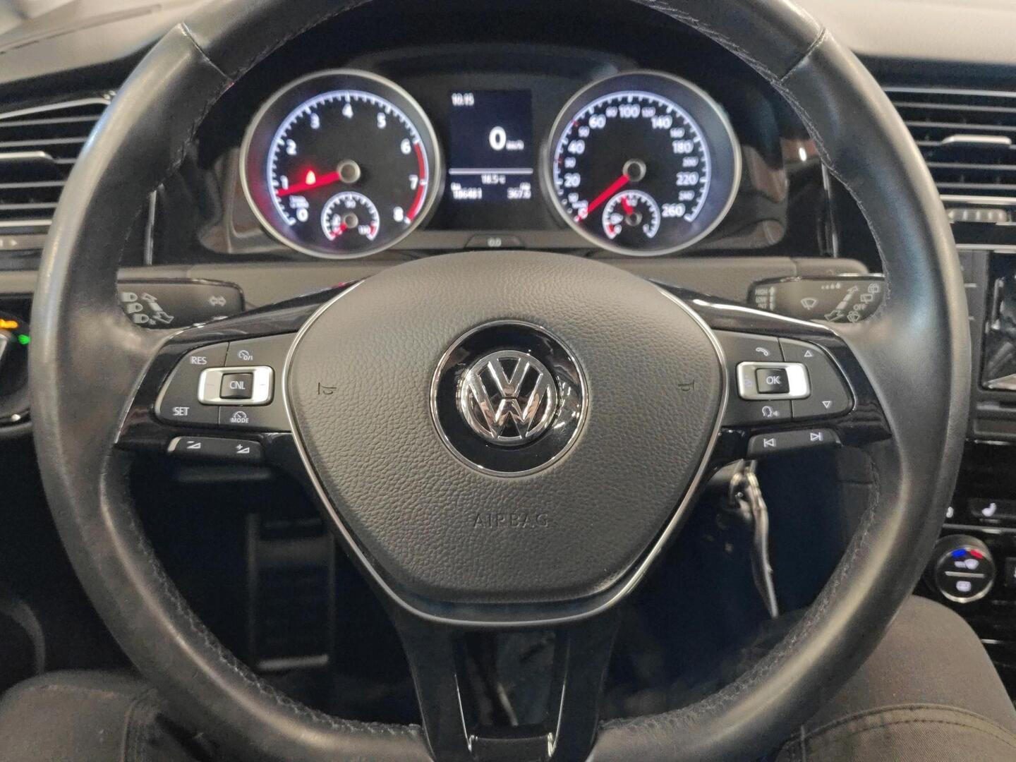 VOLKSWAGEN Golf 2016