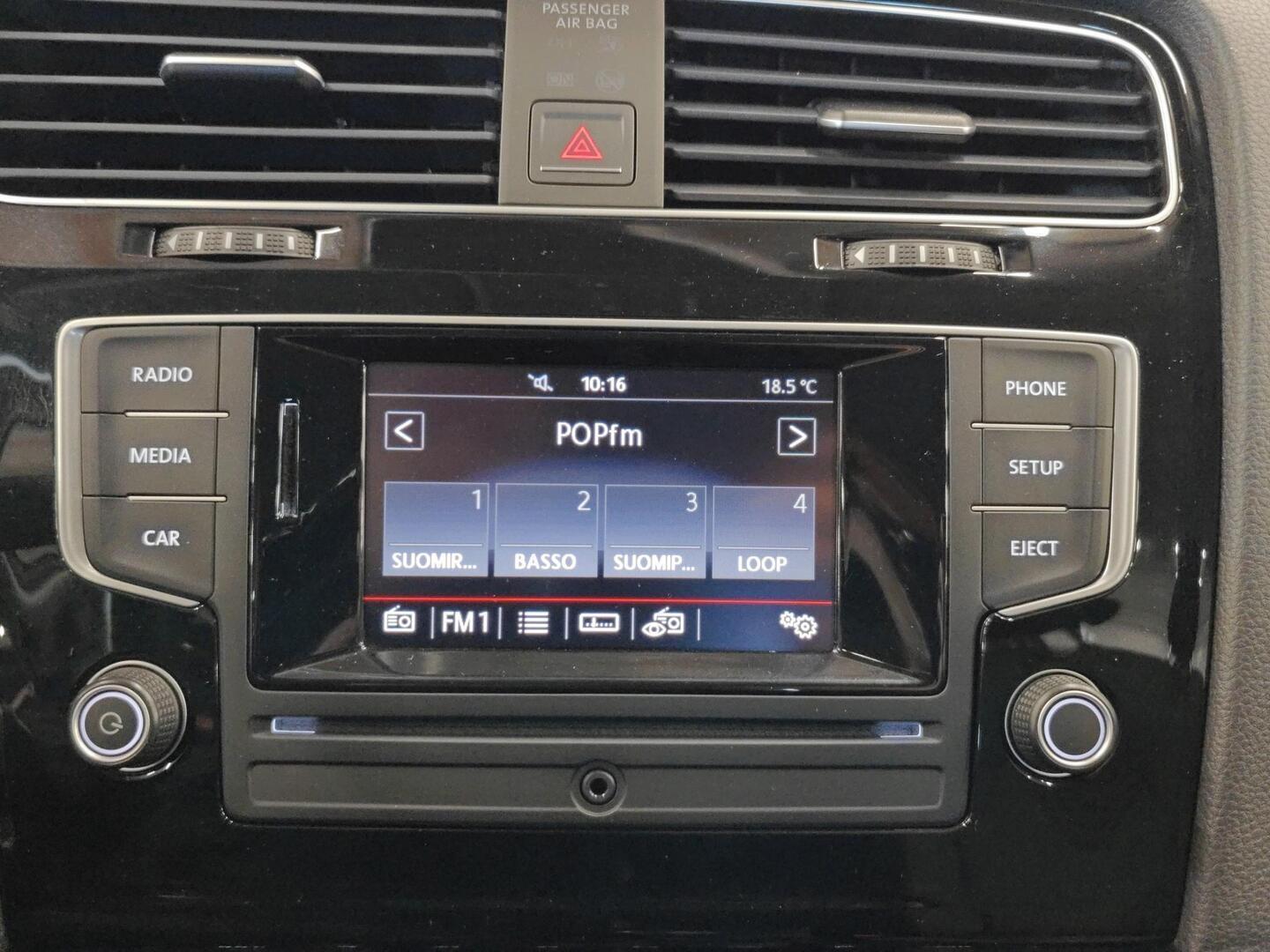 VOLKSWAGEN Golf 2016