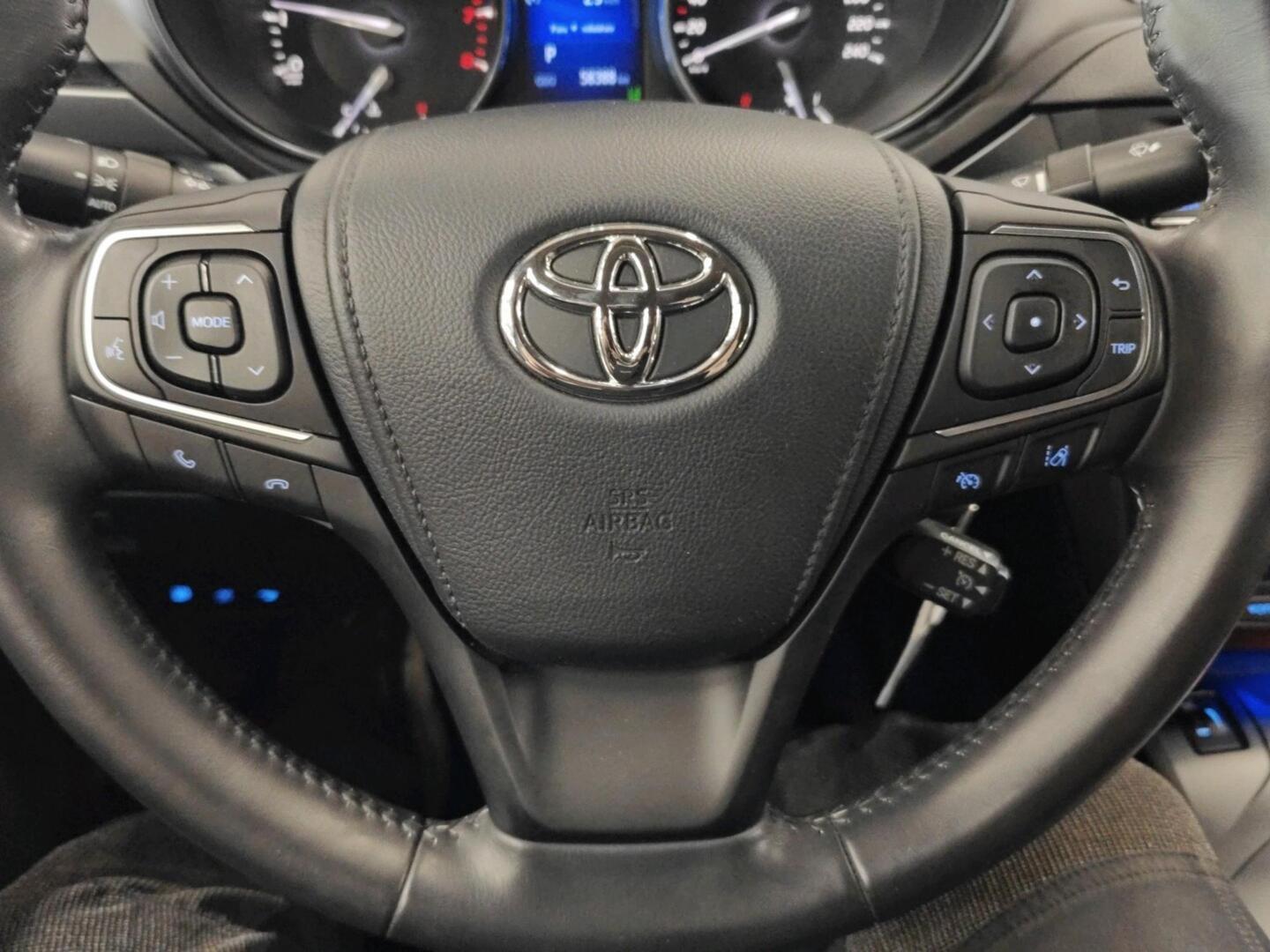 TOYOTA Avensis 2018