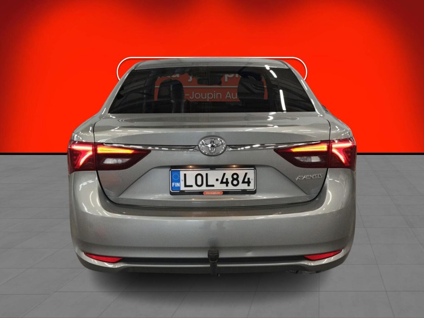 TOYOTA Avensis 2018
