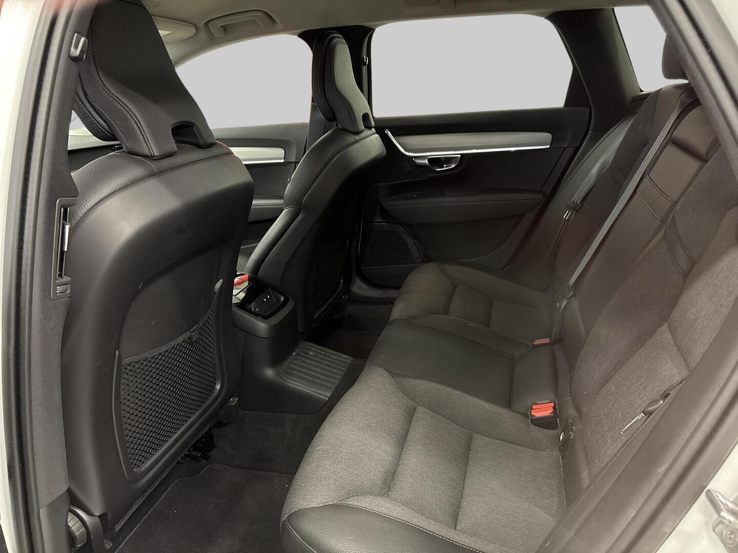VOLVO V90 2021