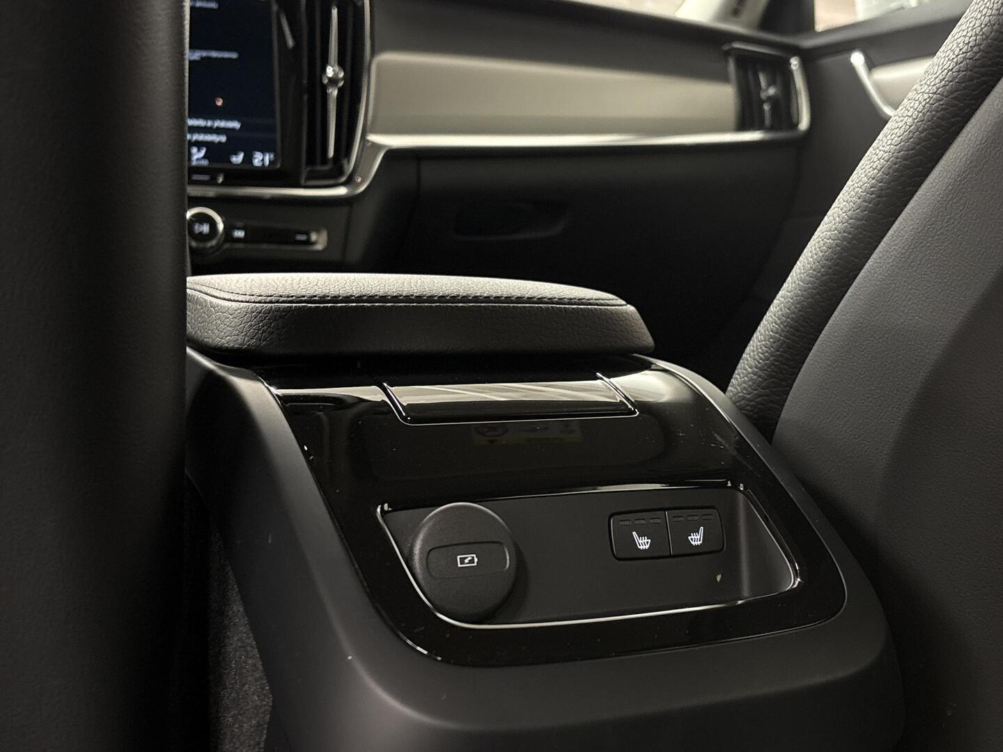 VOLVO V90 2021