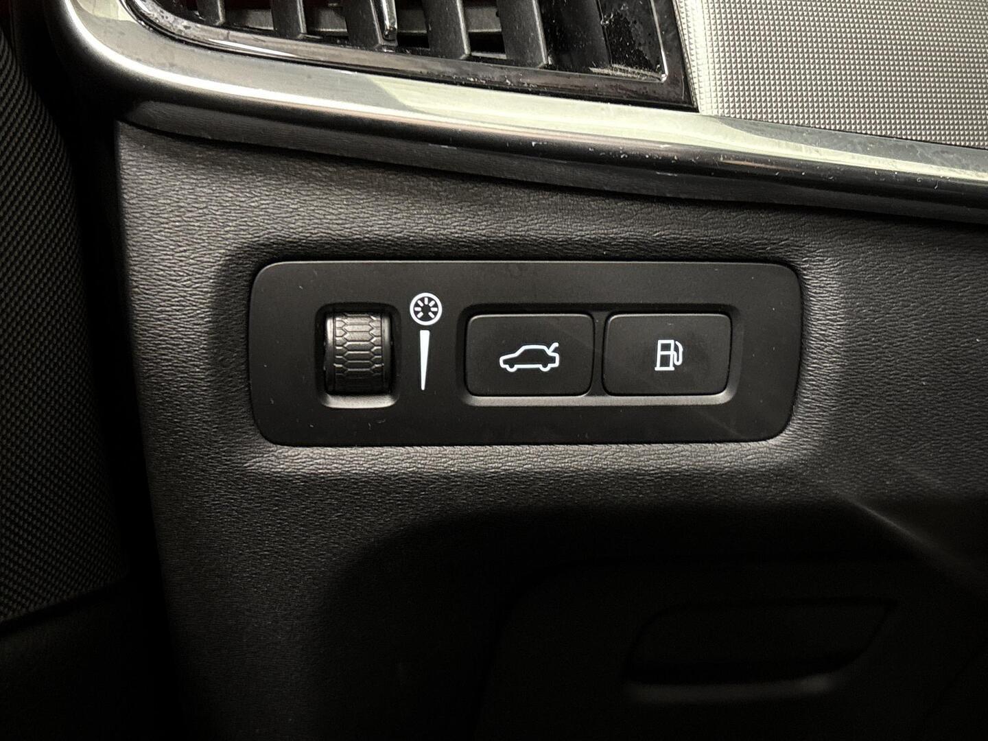 VOLVO V90 2021