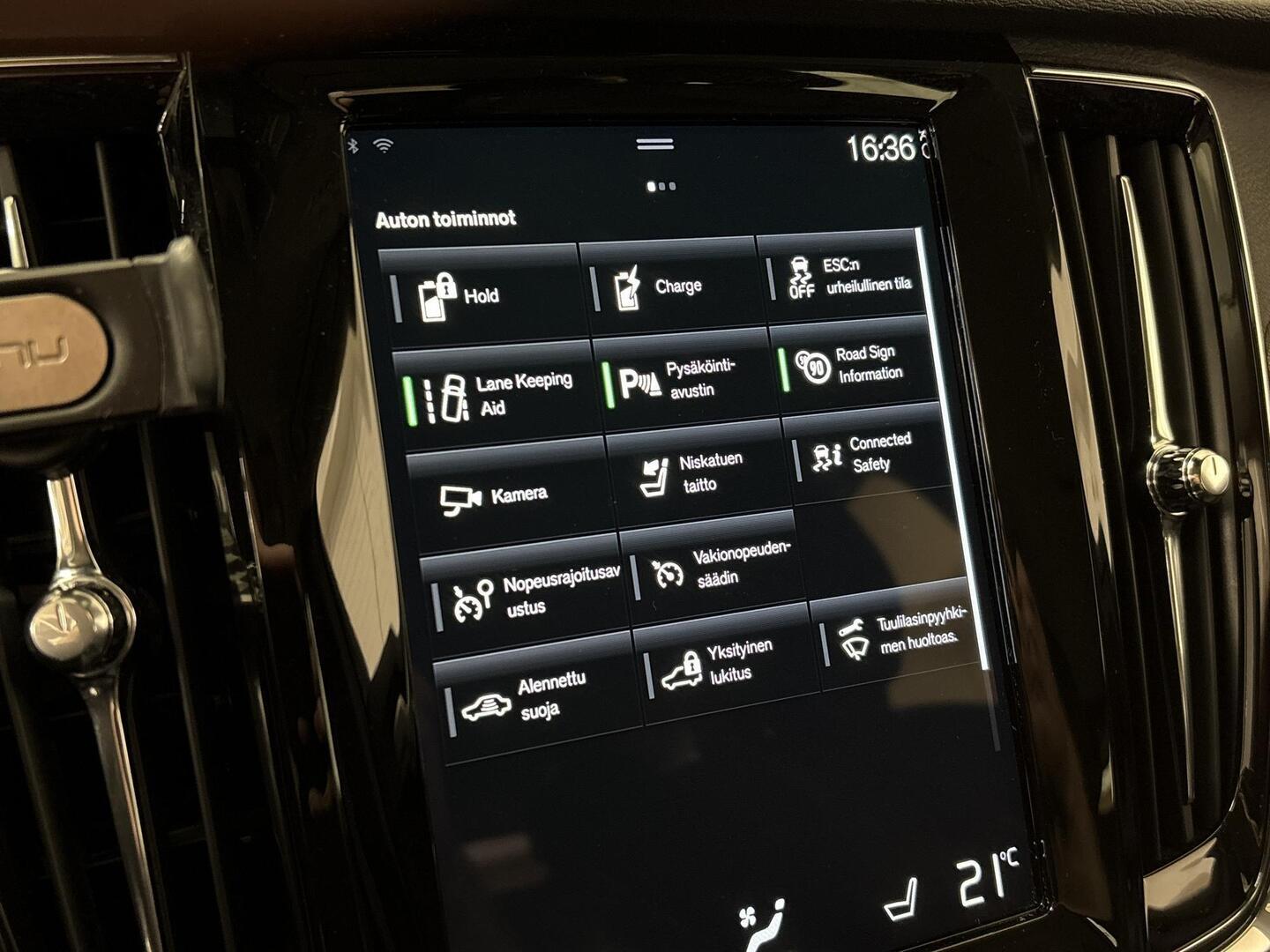 VOLVO V90 2021