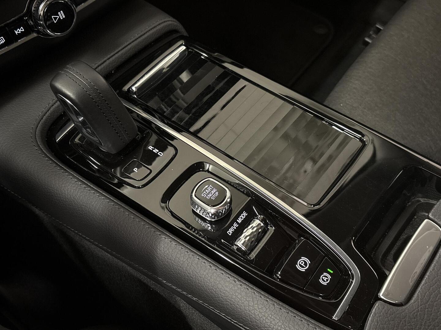 VOLVO V90 2021