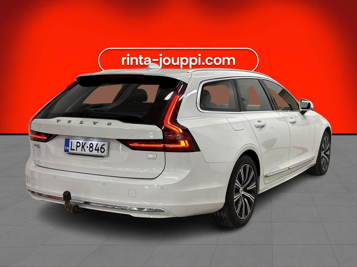 VOLVO V90 2021