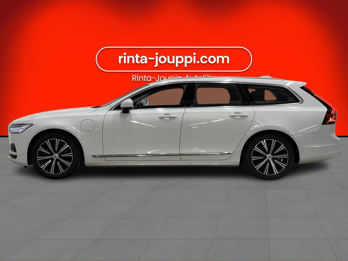 VOLVO V90 2021