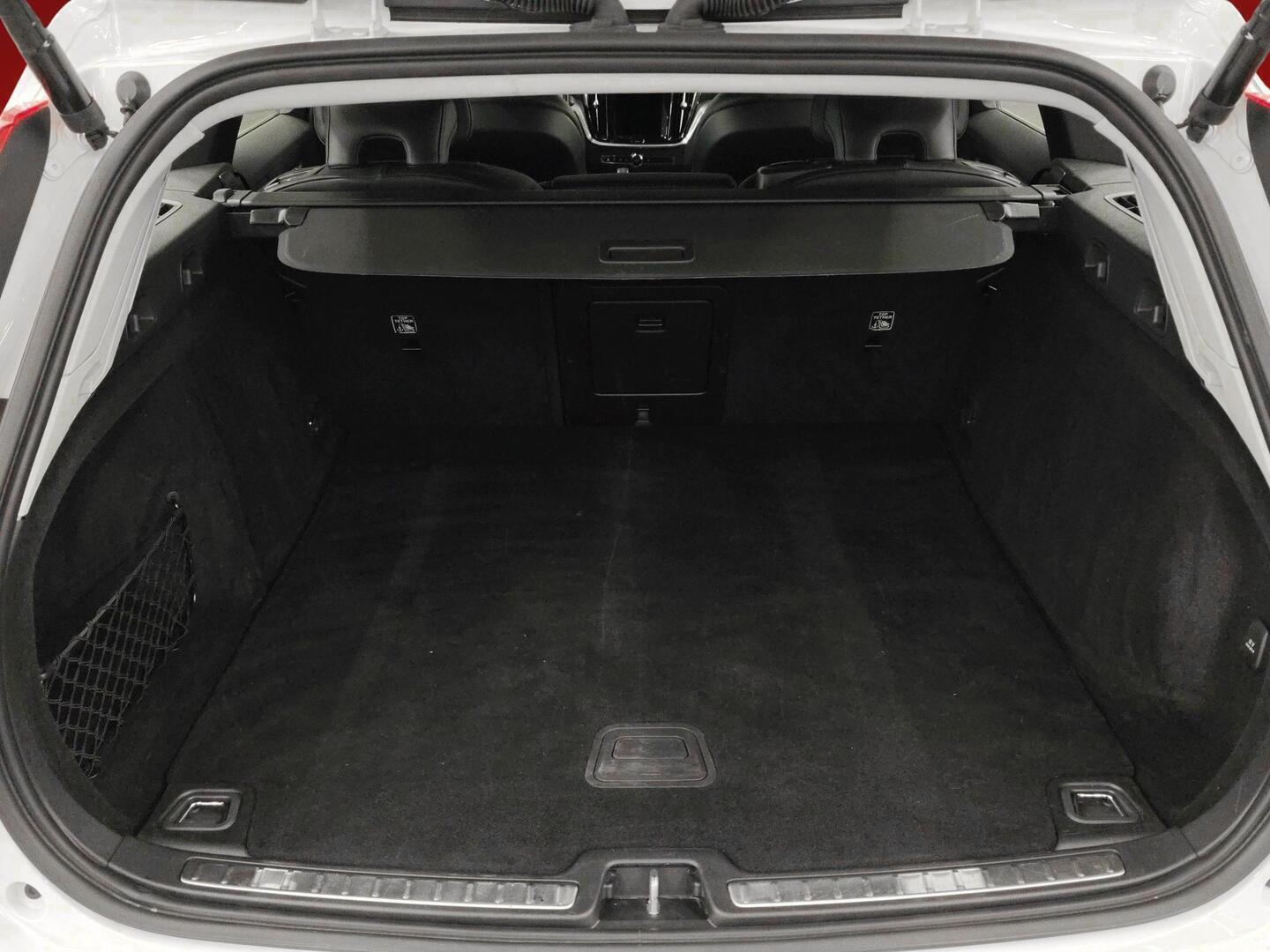 VOLVO V60 2021