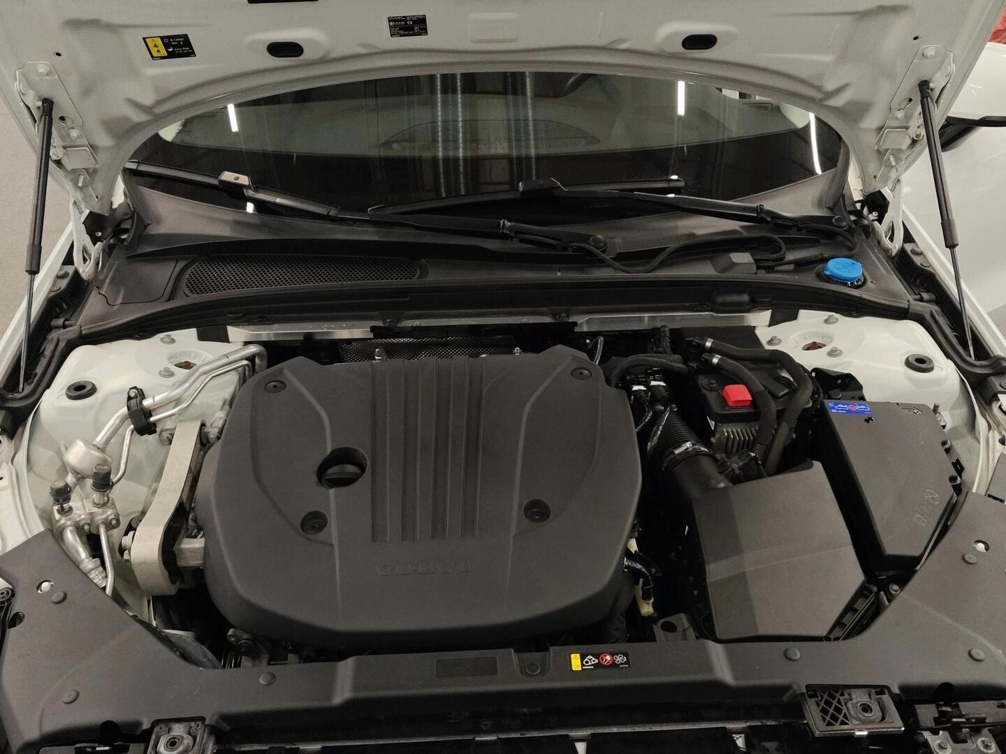 VOLVO V60 2021