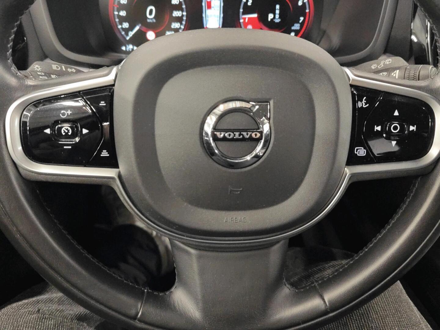 VOLVO V60 2021