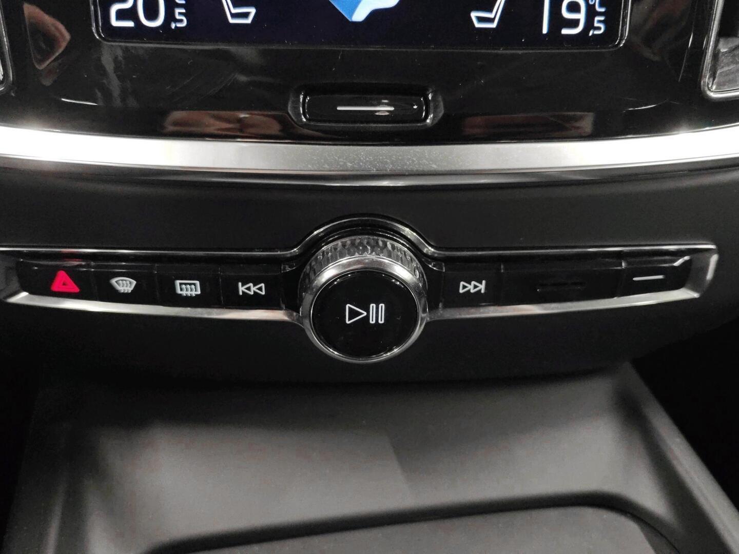 VOLVO V60 2021