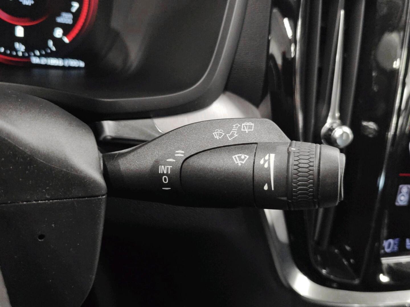 VOLVO V60 2021