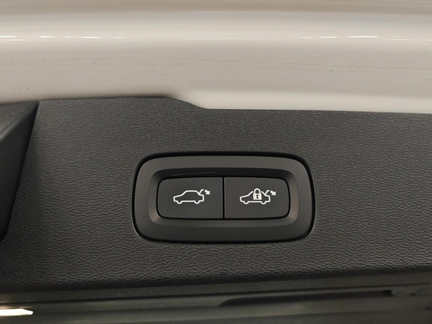 VOLVO V60 2021