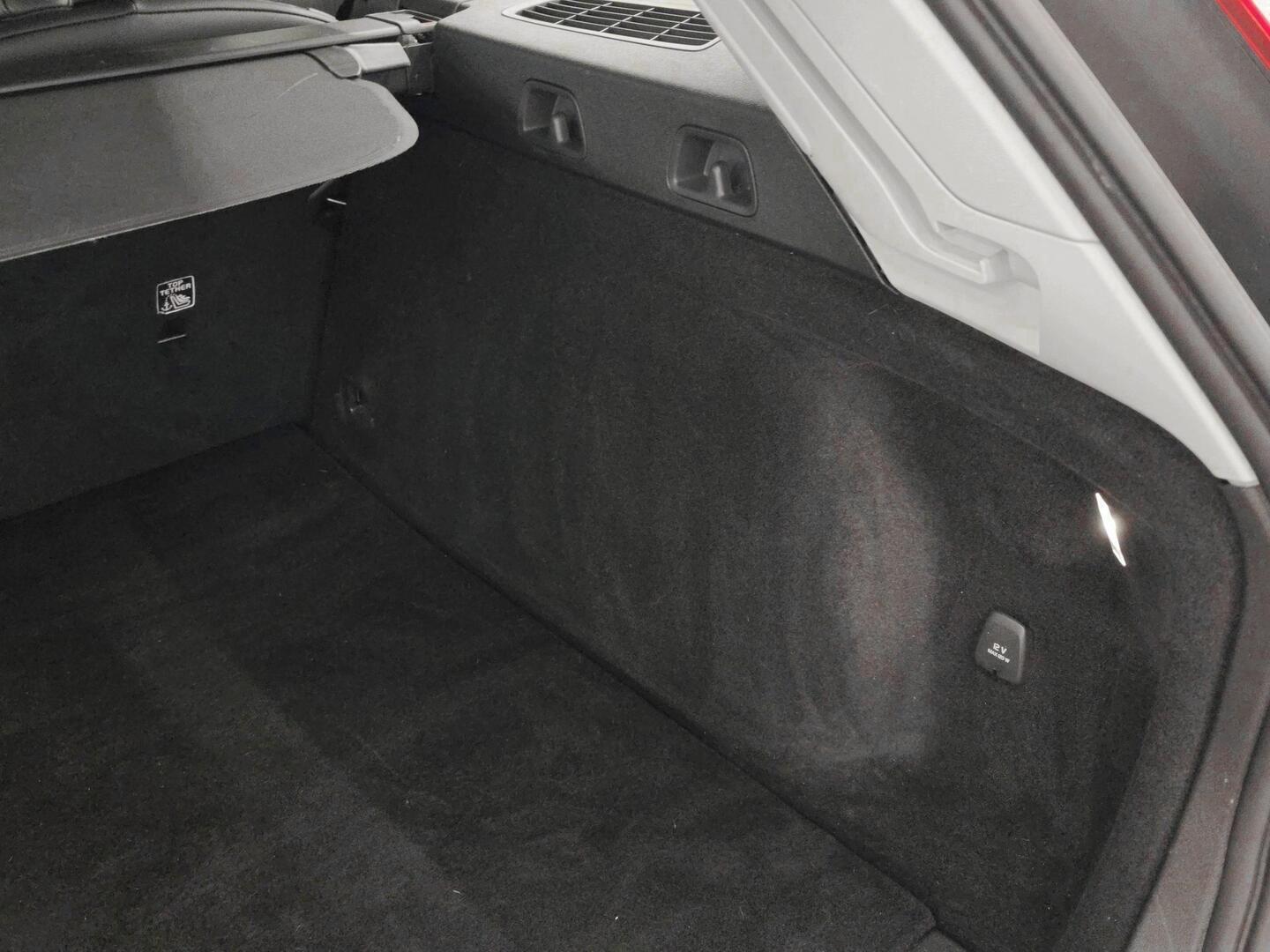 VOLVO V60 2021