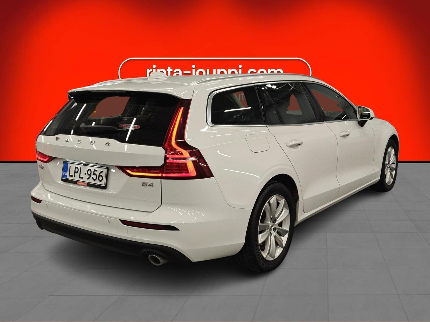 VOLVO V60 2021