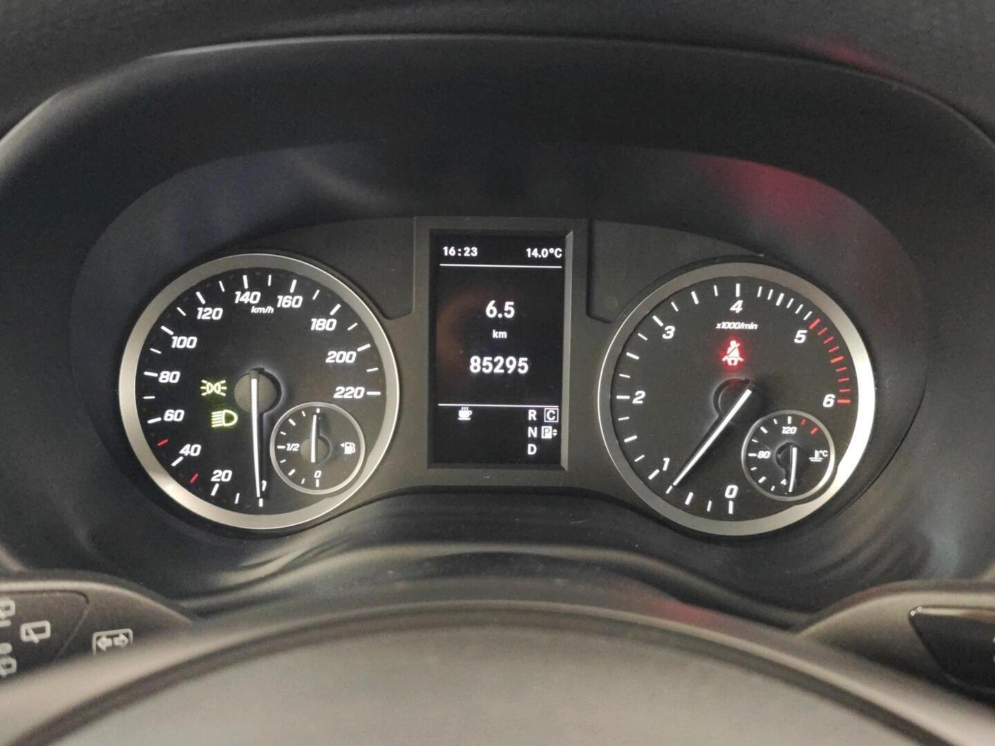 MERCEDES-BENZ VITO 2022