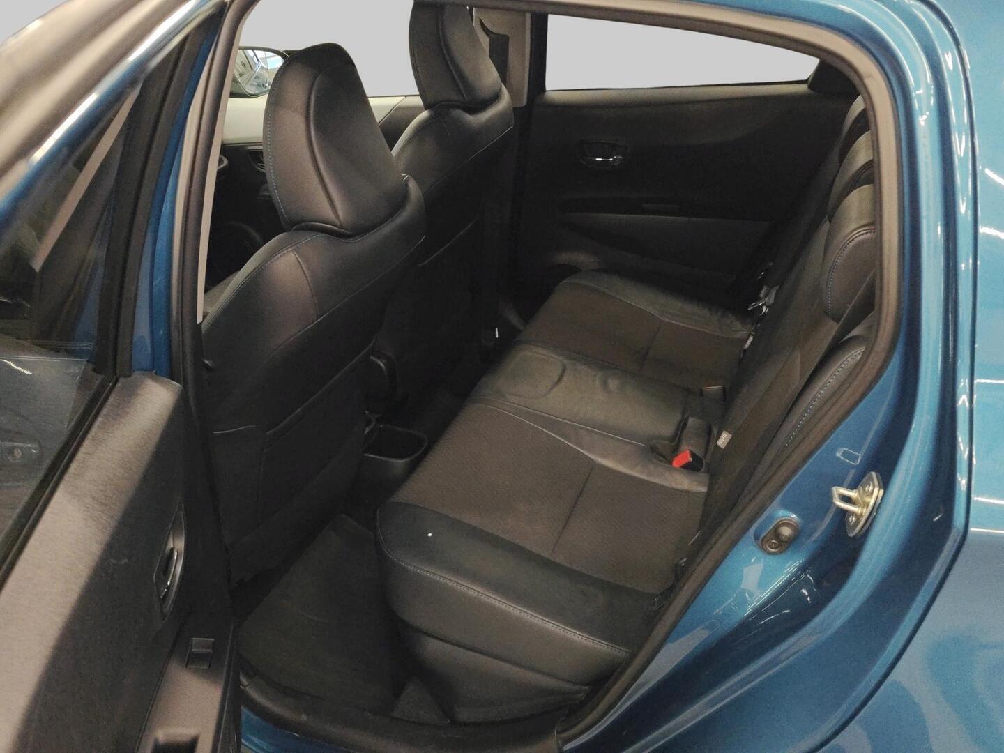 TOYOTA Yaris 2013