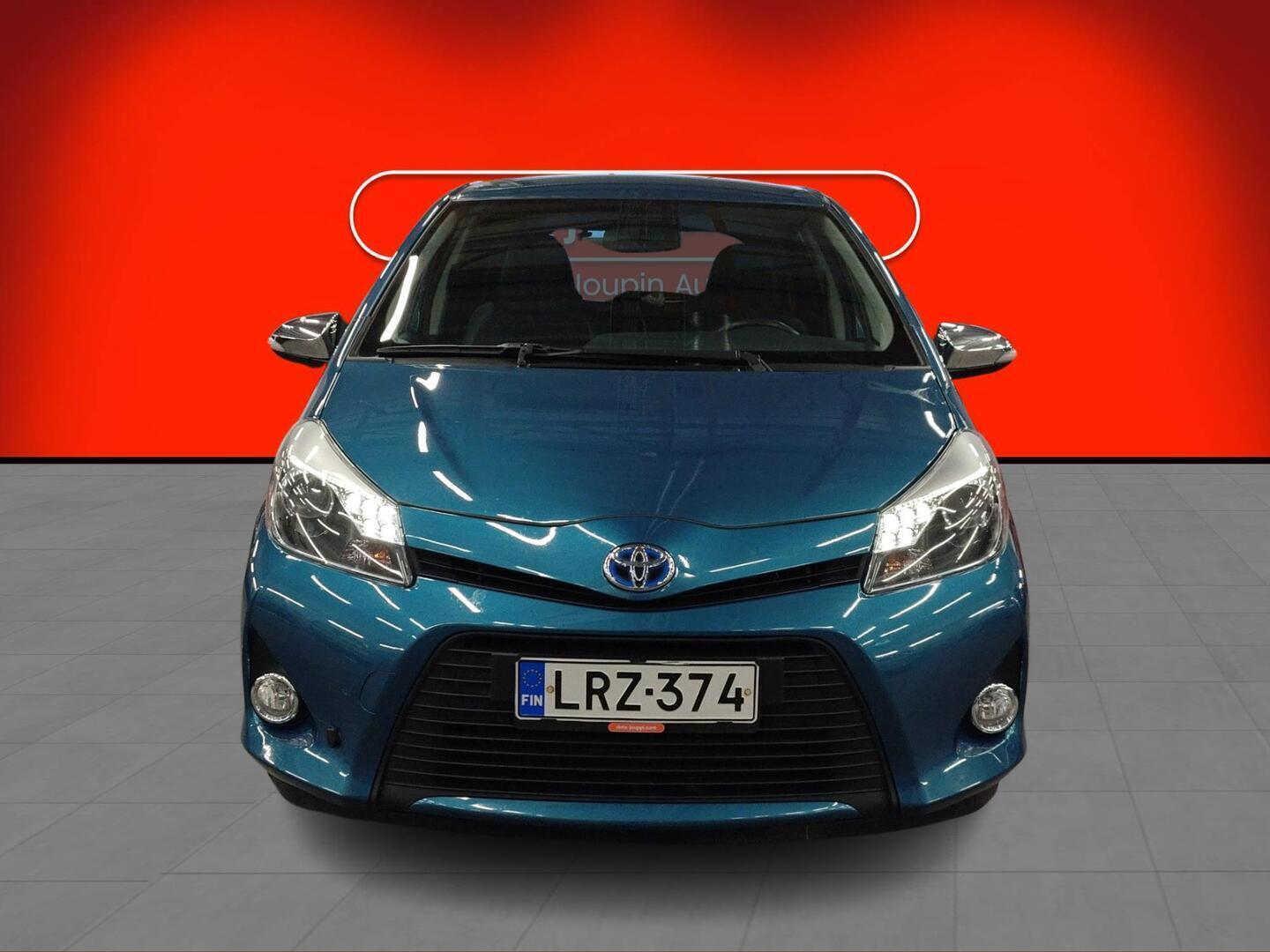 TOYOTA Yaris 2013