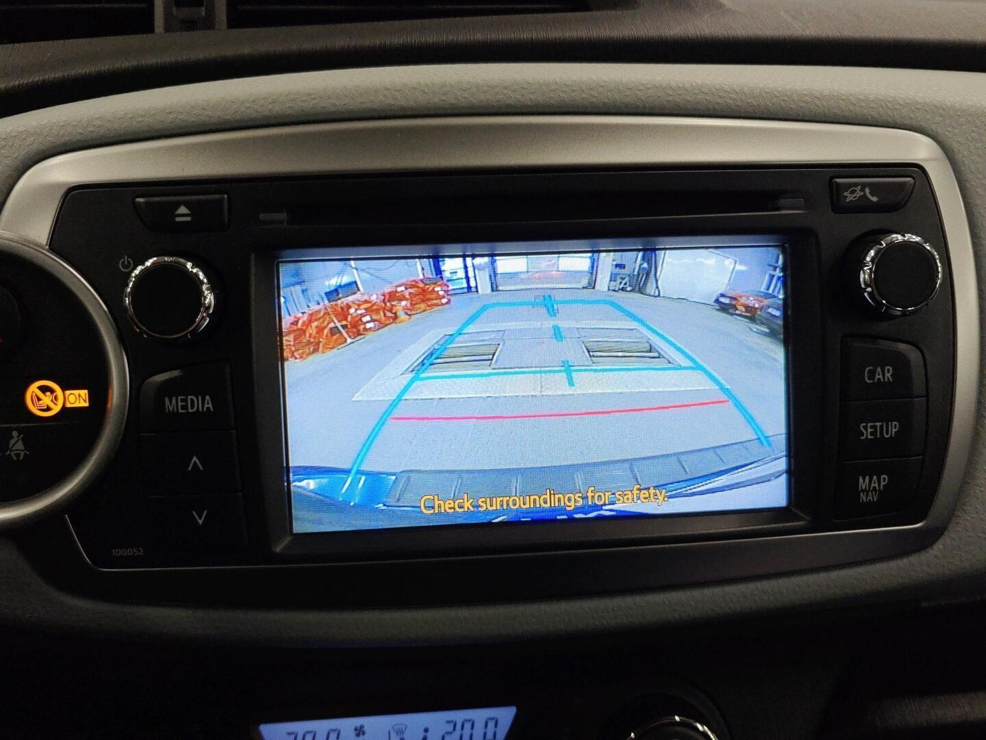TOYOTA Yaris 2013