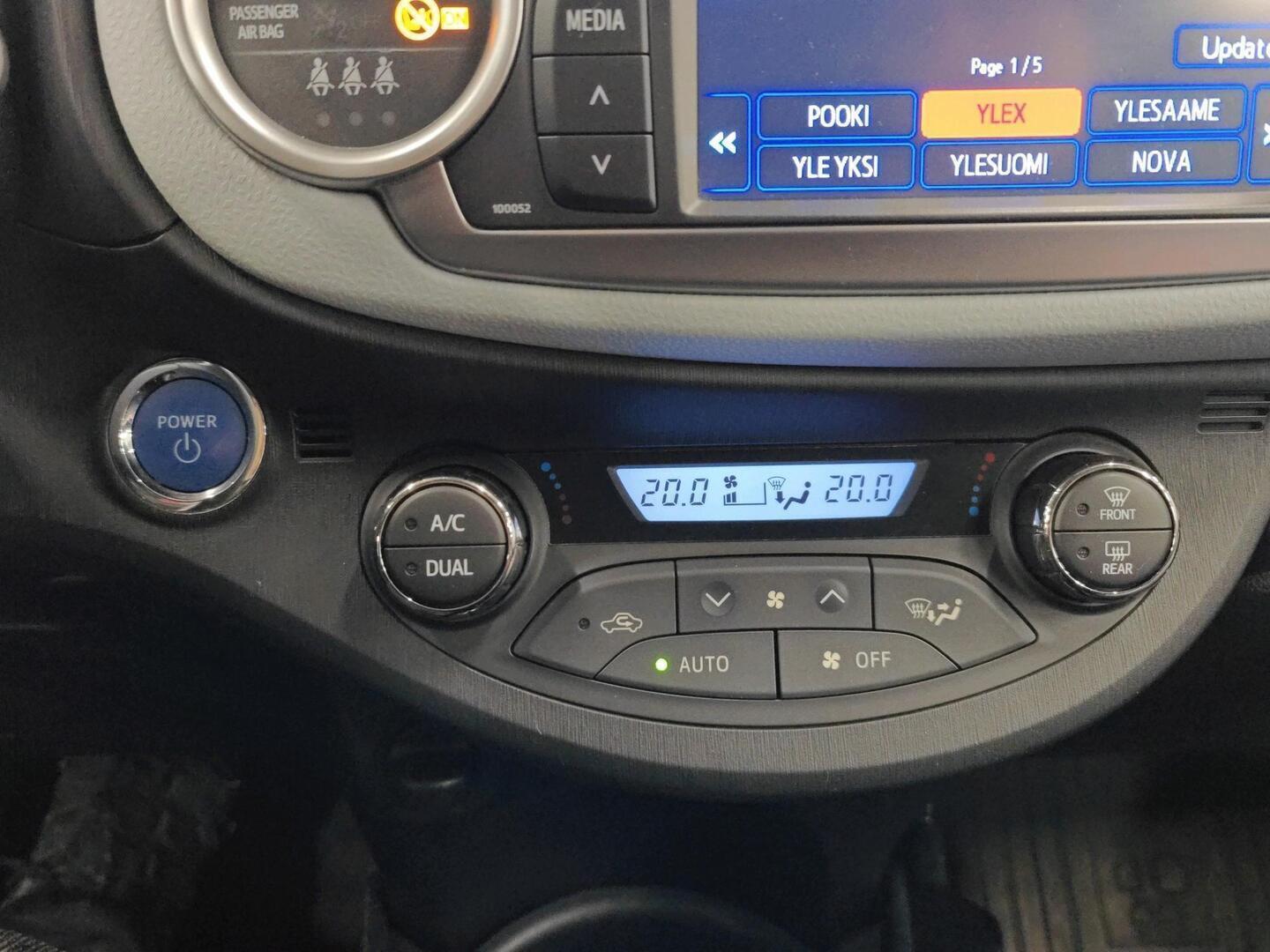 TOYOTA Yaris 2013