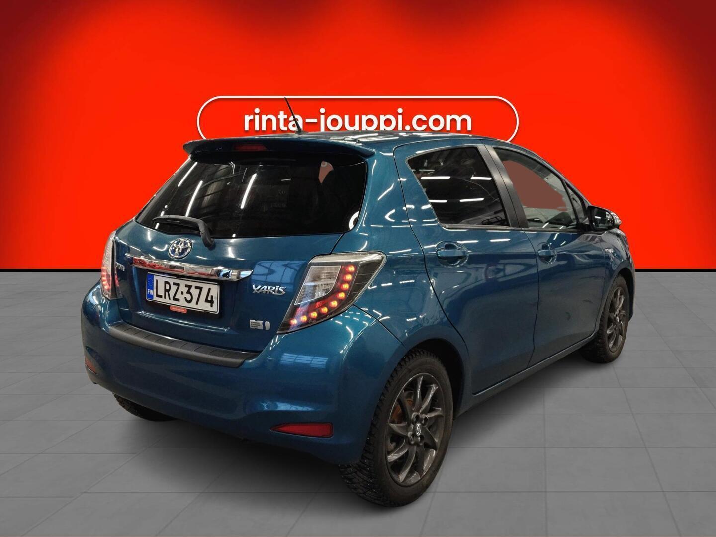 TOYOTA Yaris 2013
