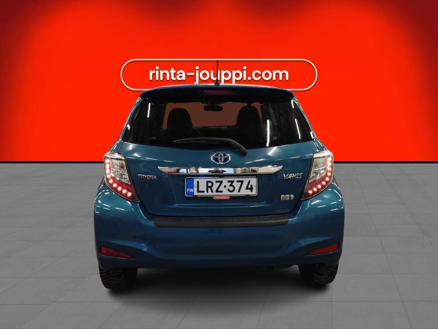 TOYOTA Yaris 2013