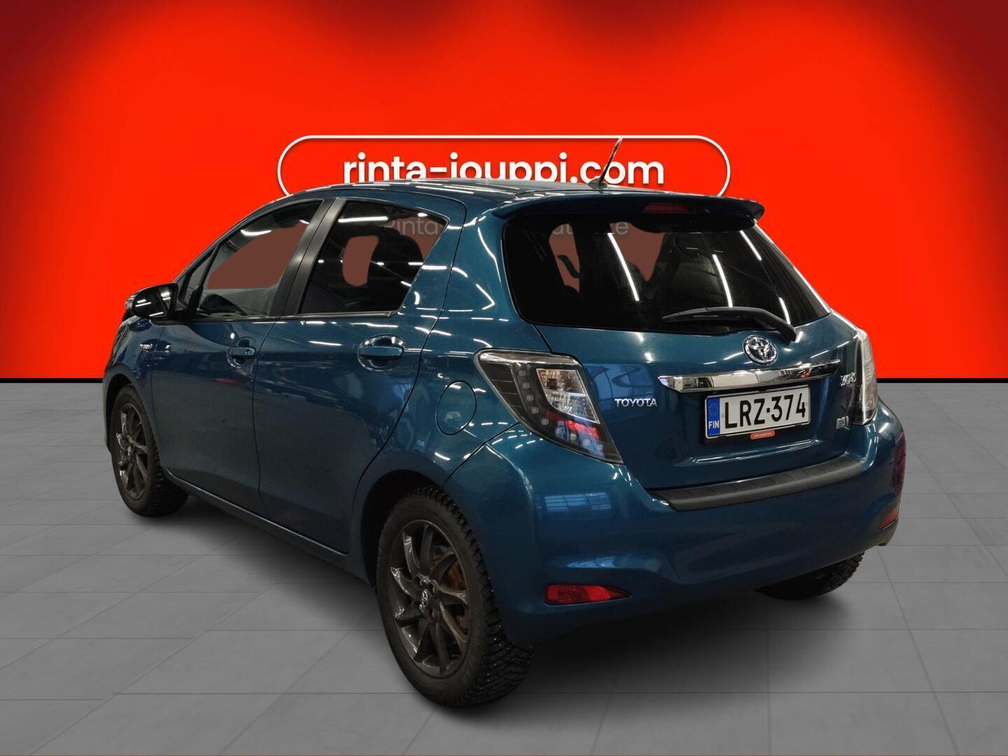 TOYOTA Yaris 2013