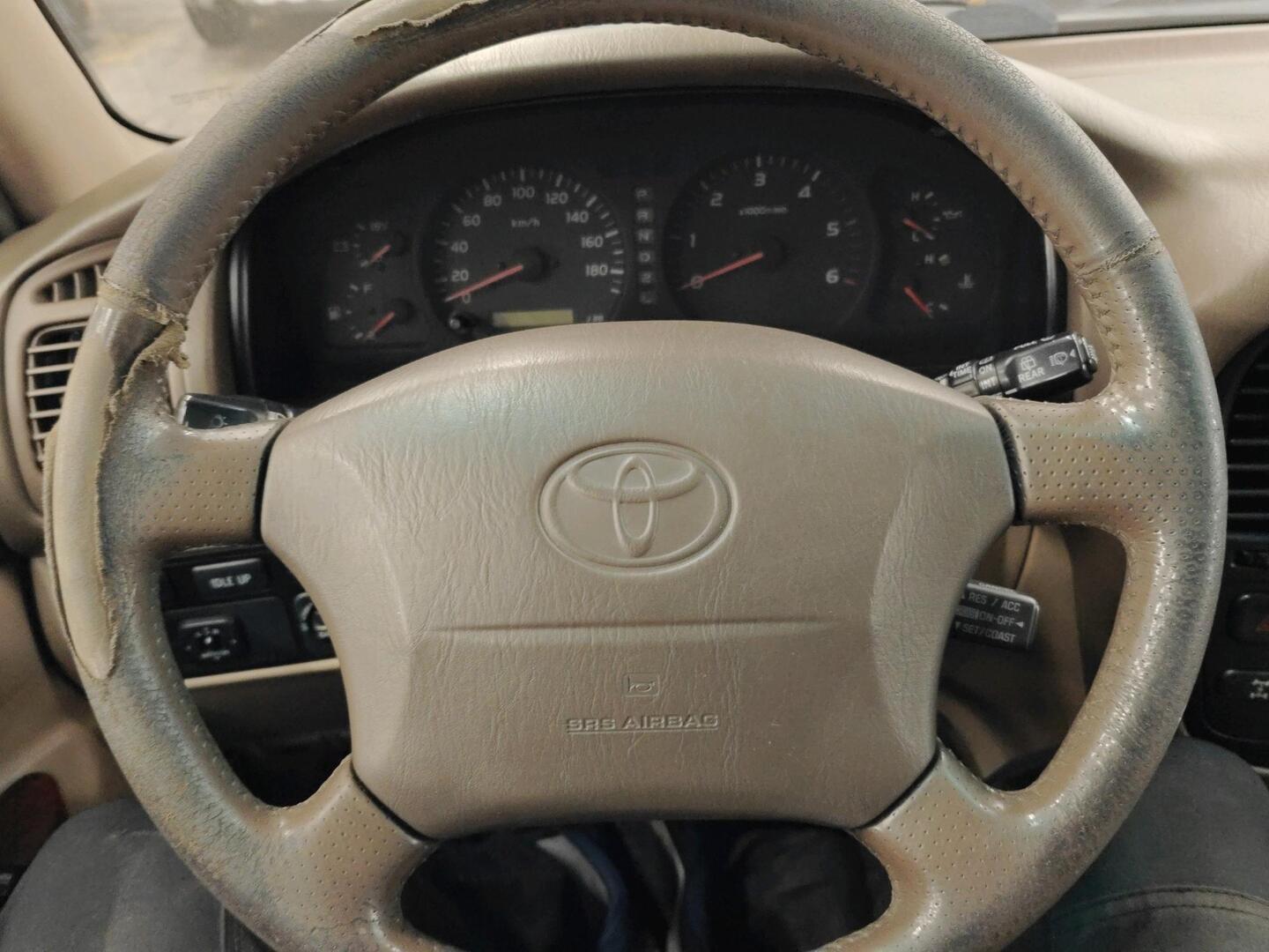 TOYOTA Land Cruiser 2000