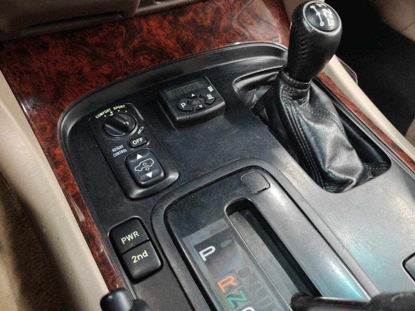 TOYOTA Land Cruiser 2000