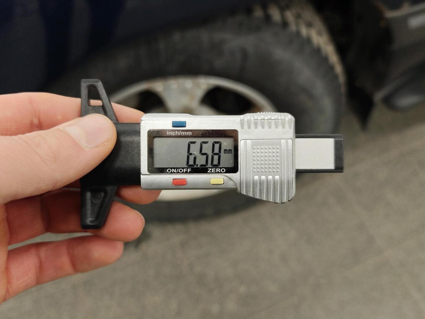 TOYOTA Land Cruiser 2000