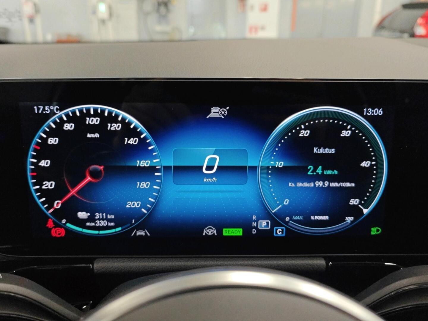 MERCEDES-BENZ EQA 2022