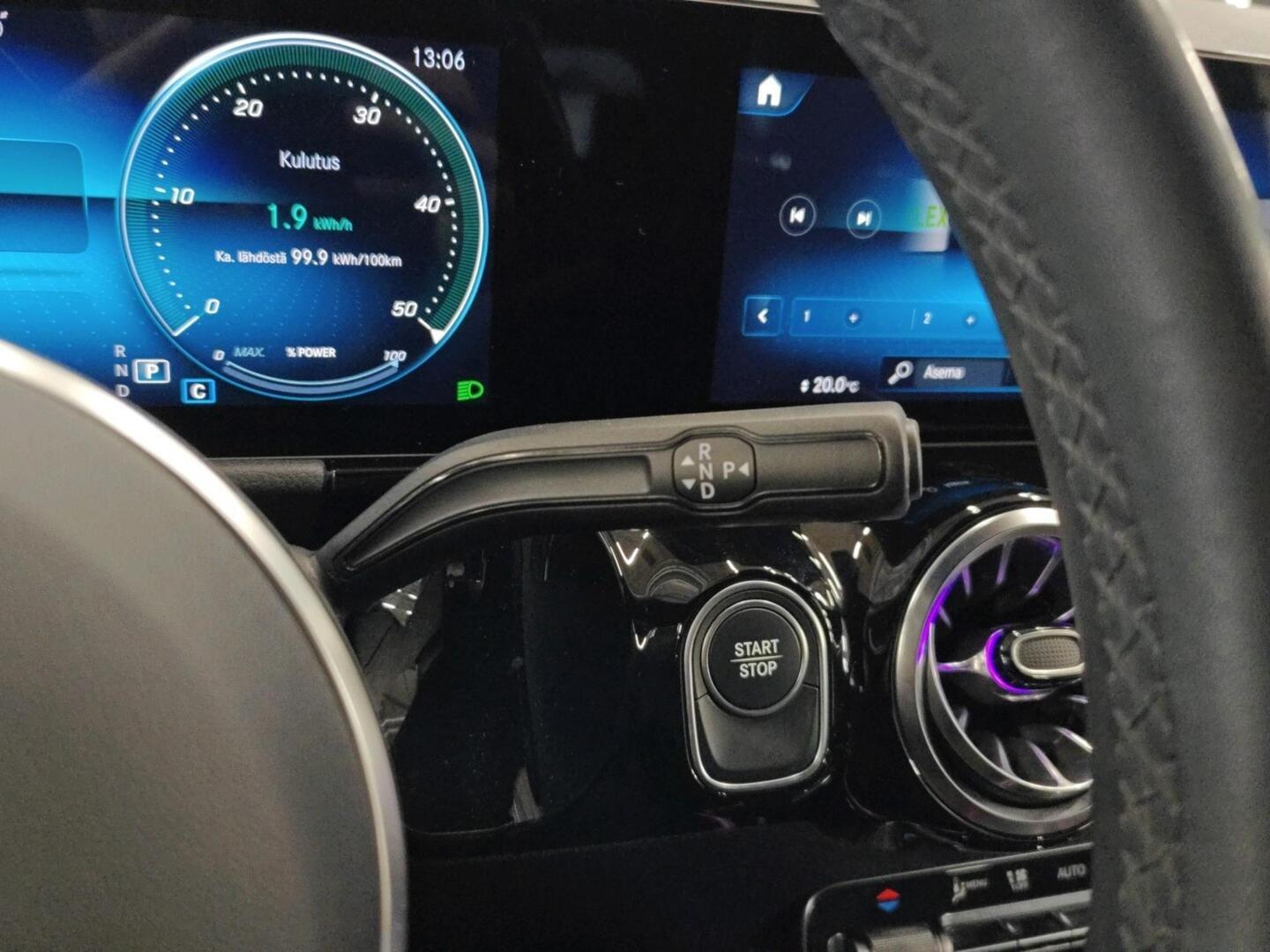 MERCEDES-BENZ EQA 2022