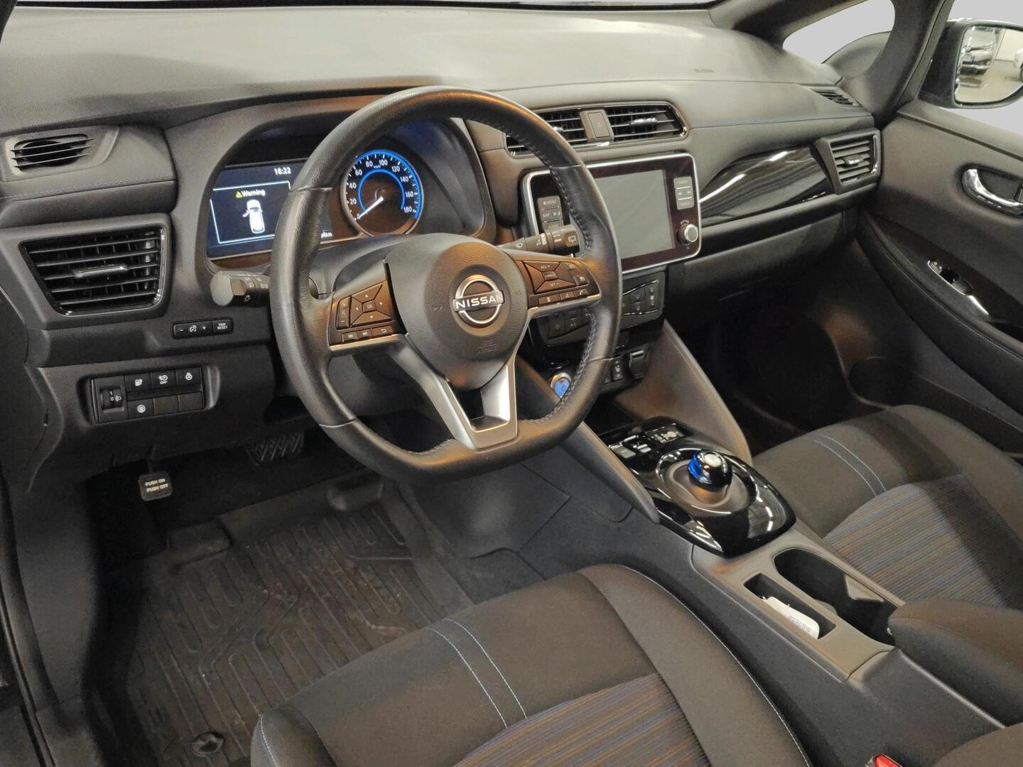 NISSAN LEAF 2023
