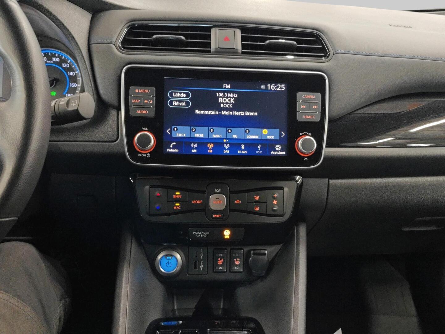 NISSAN LEAF 2023