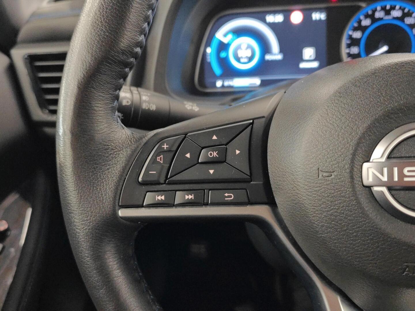 NISSAN LEAF 2023