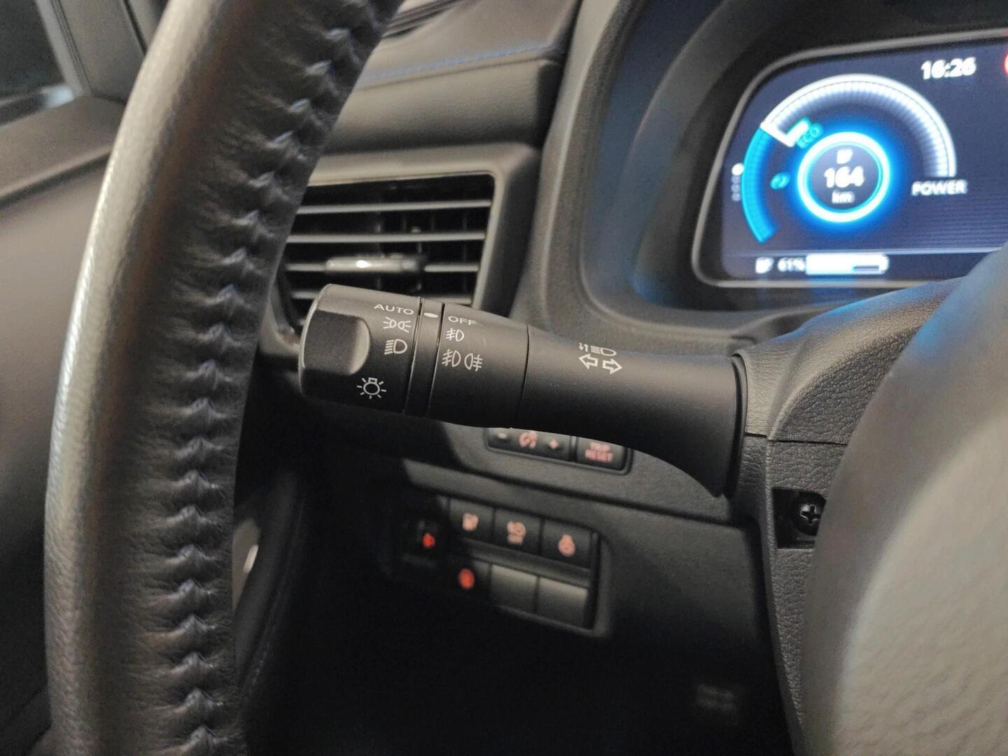 NISSAN LEAF 2023