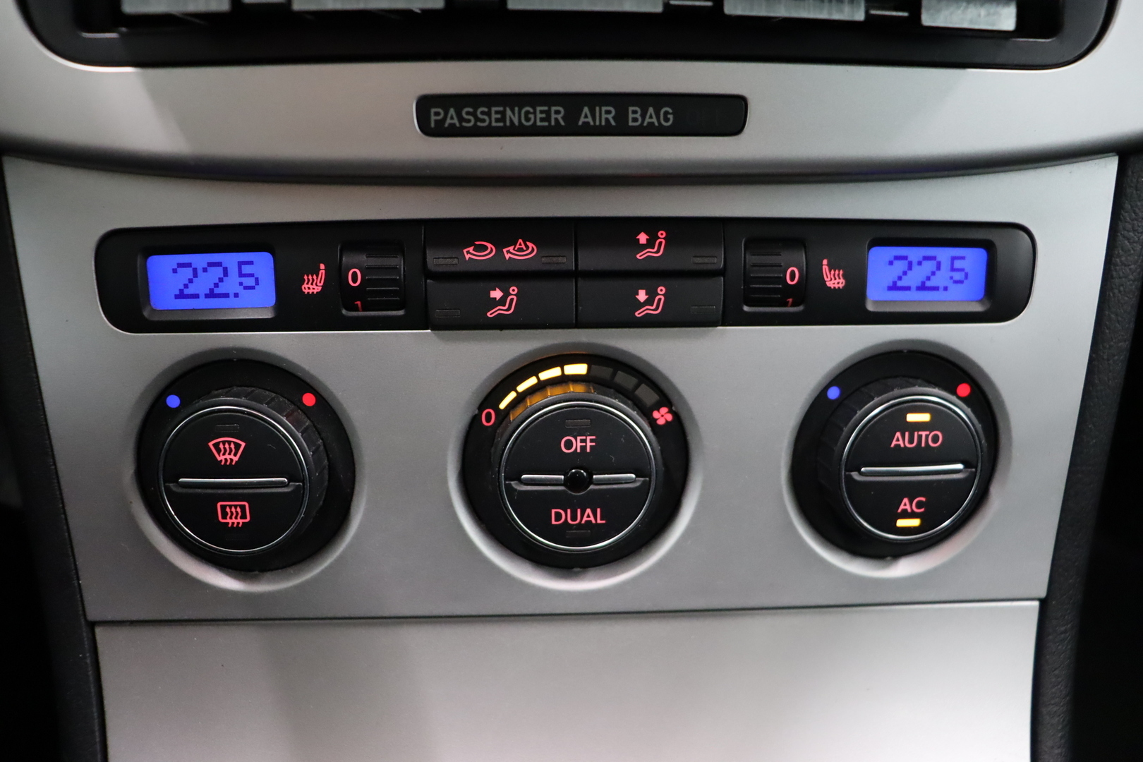 VOLKSWAGEN Passat 2008