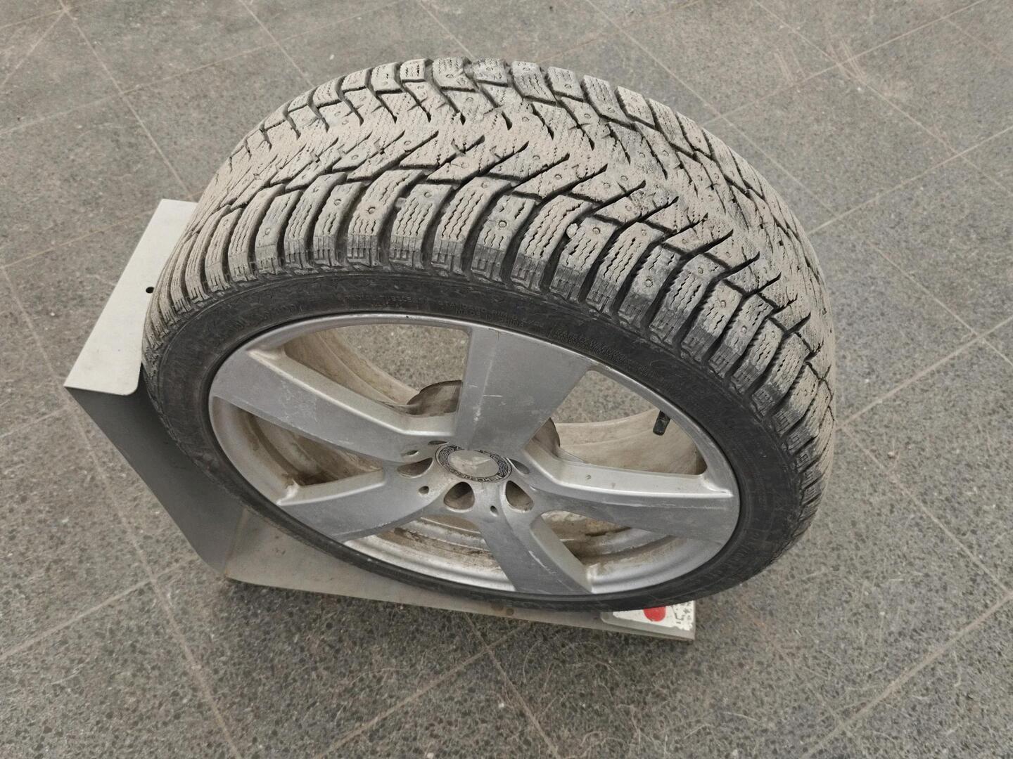 MERCEDES-BENZ E 2011