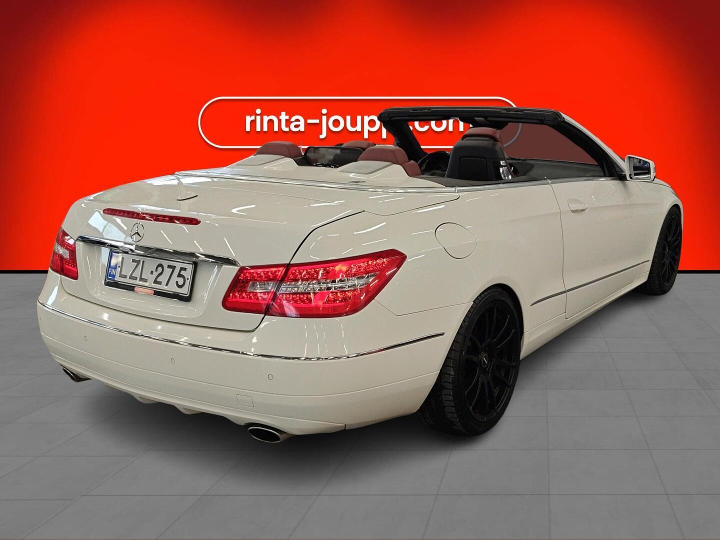 MERCEDES-BENZ E 2011