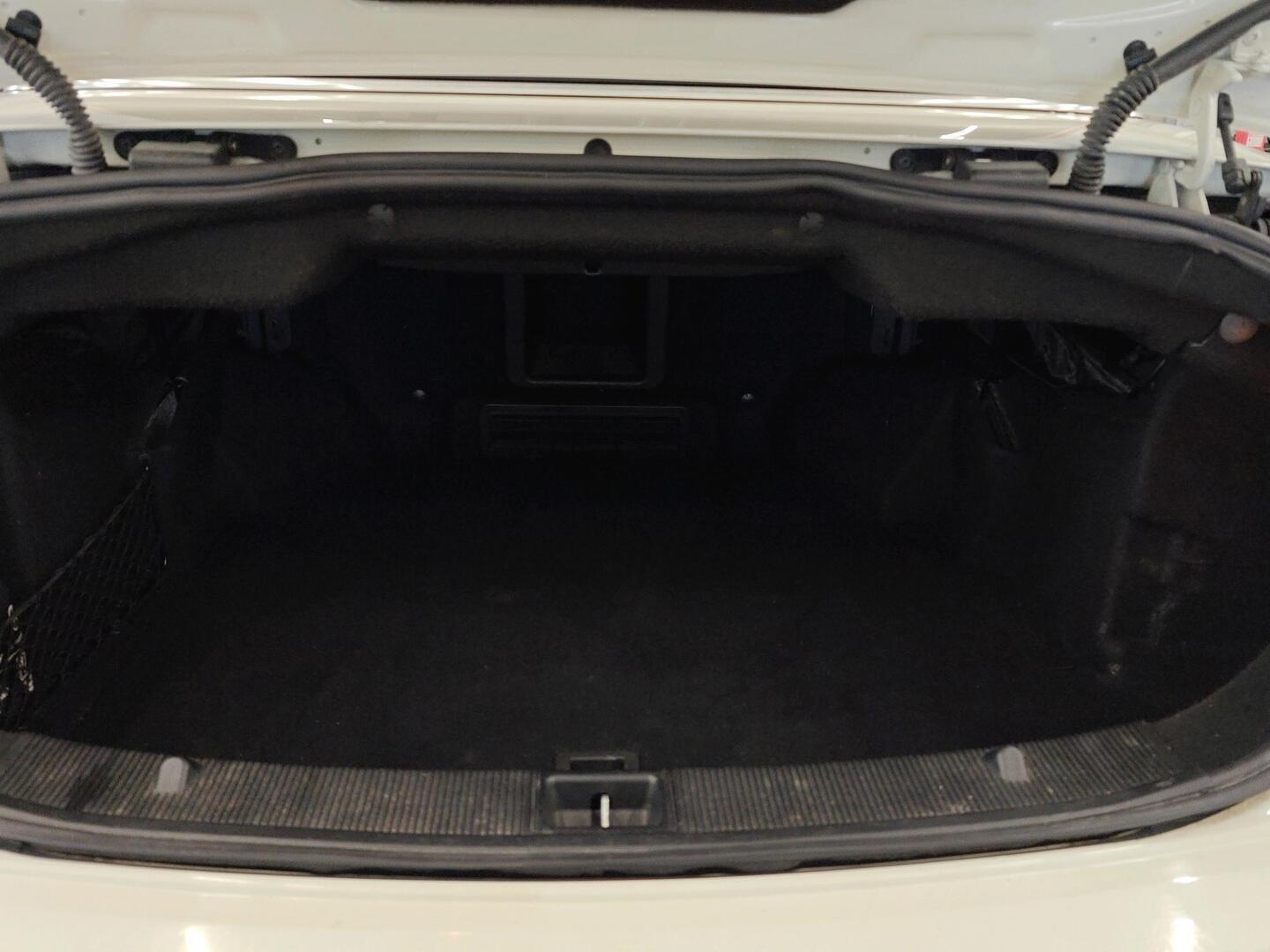 MERCEDES-BENZ E 2011