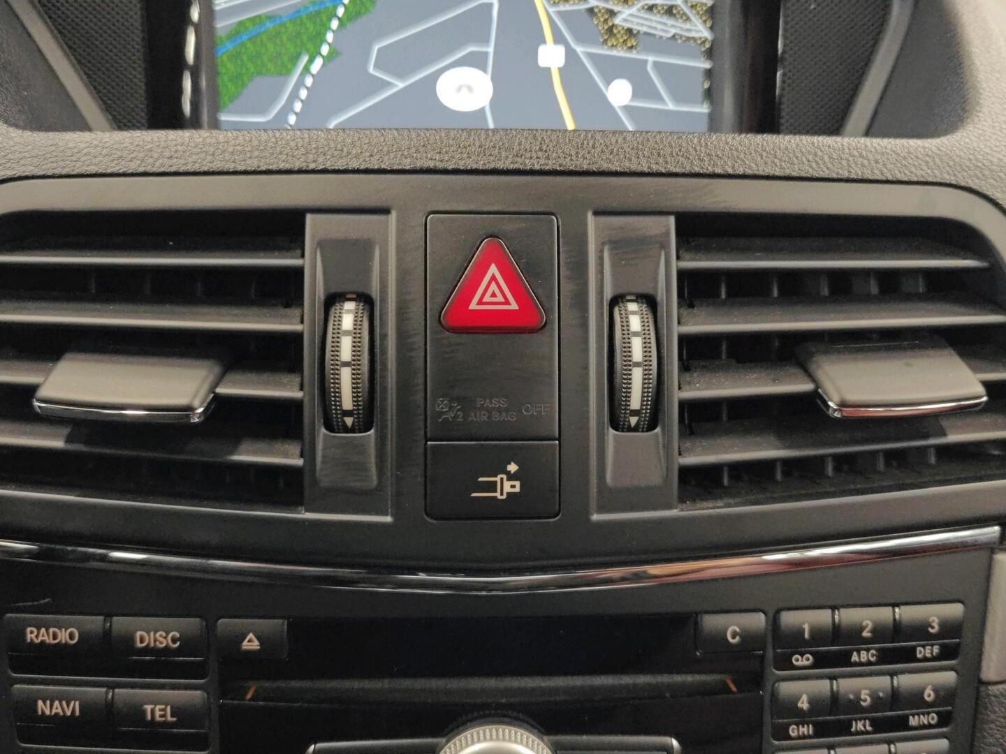 MERCEDES-BENZ E 2011