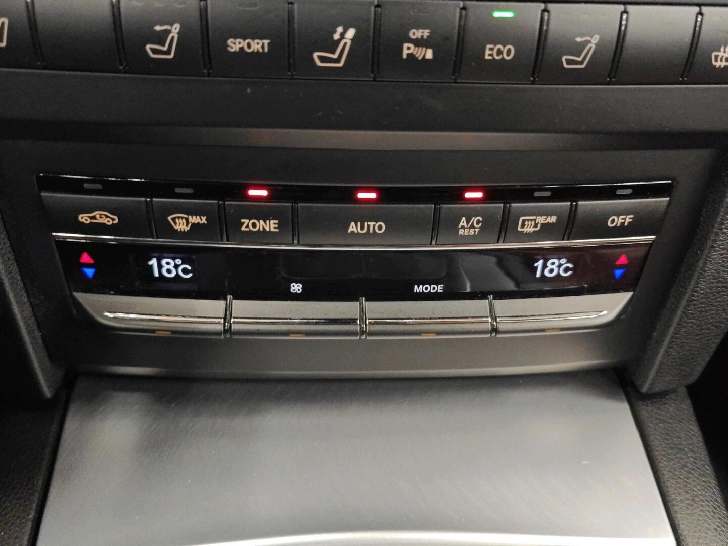 MERCEDES-BENZ E 2011