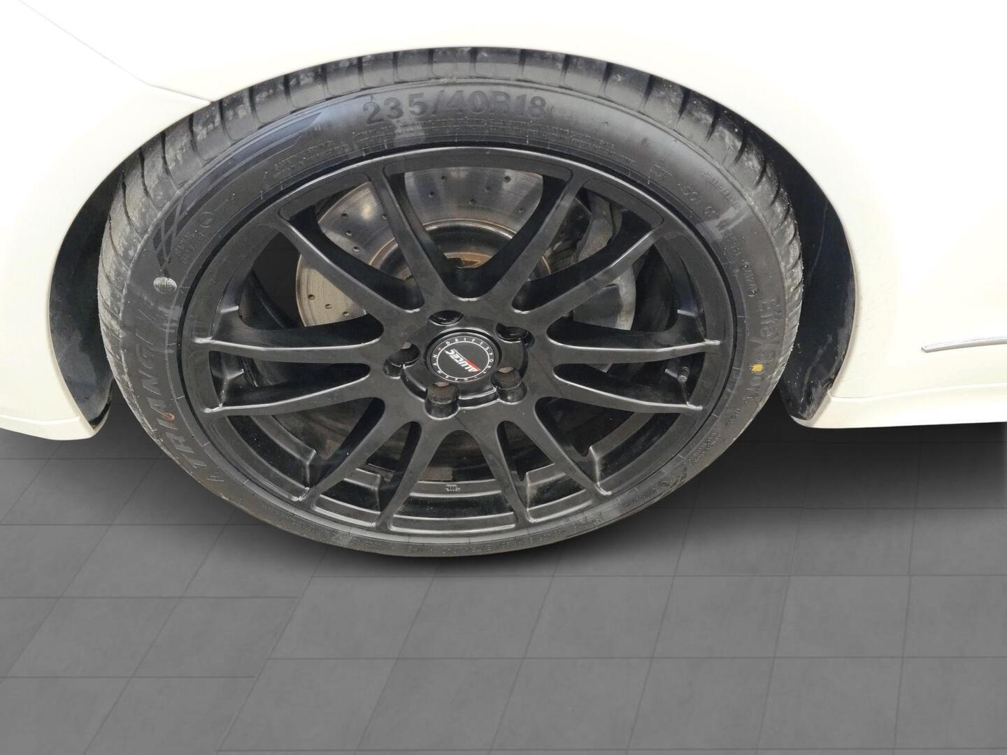 MERCEDES-BENZ E 2011