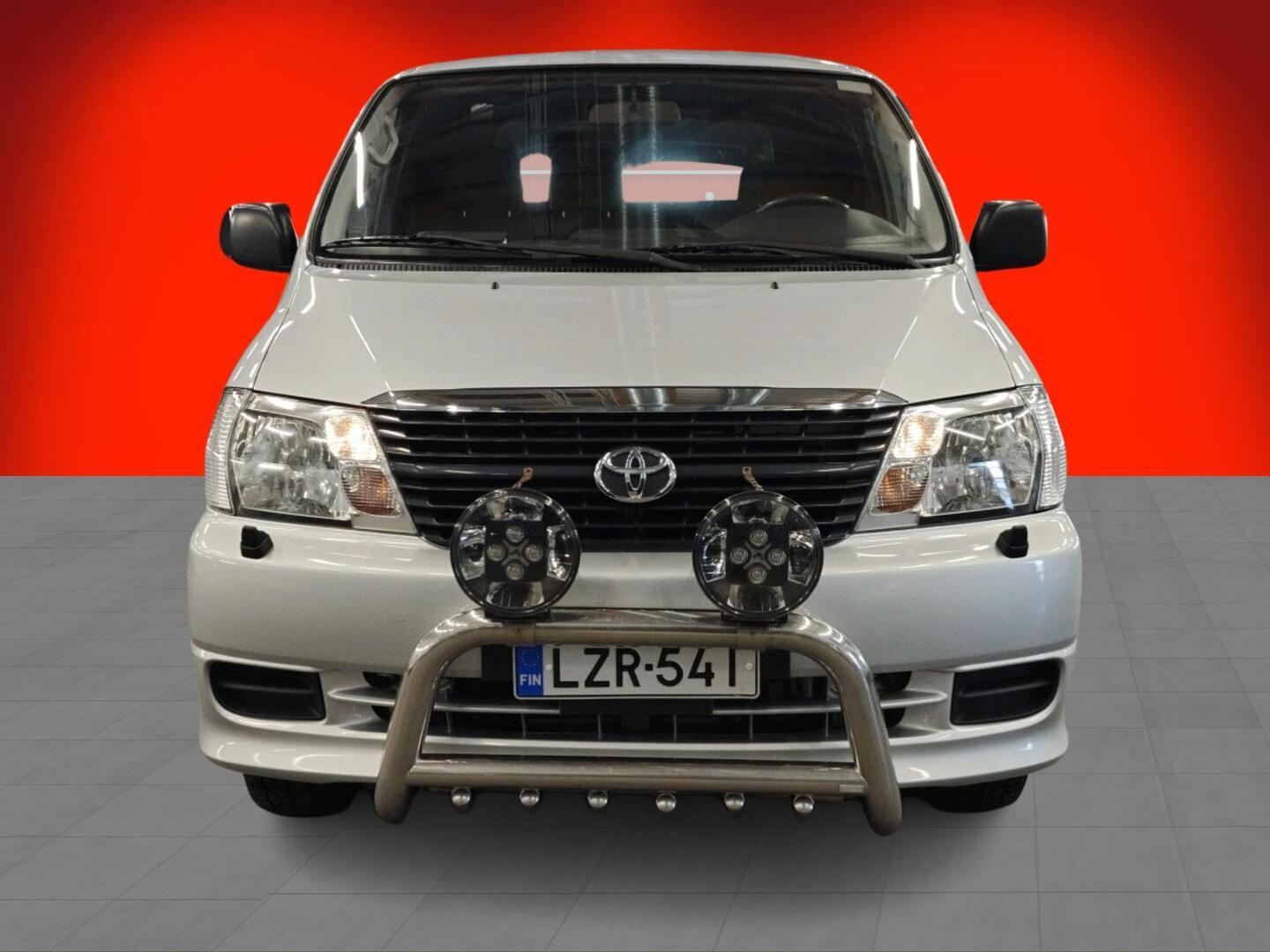 TOYOTA Hiace 2011