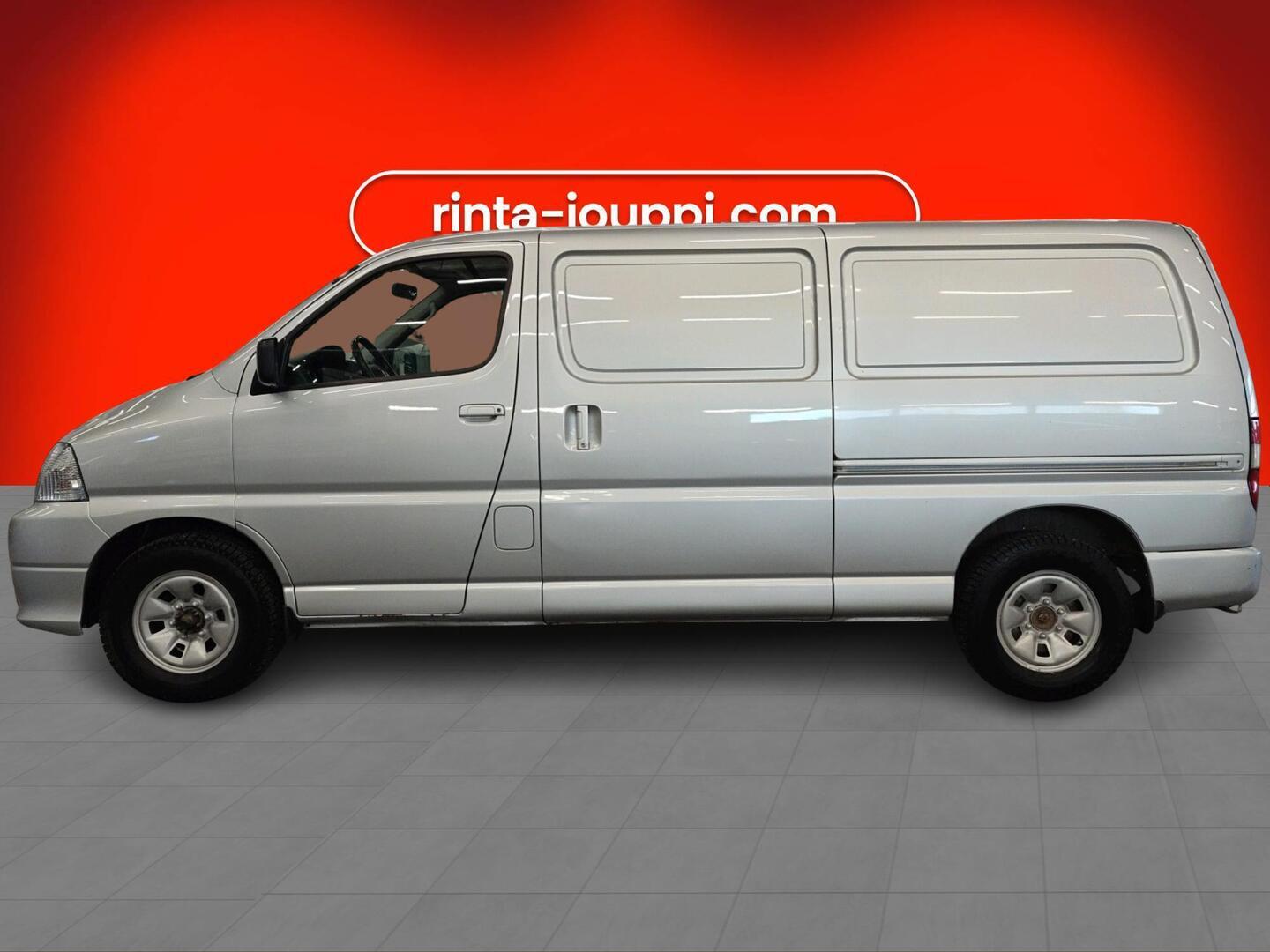 TOYOTA Hiace 2011