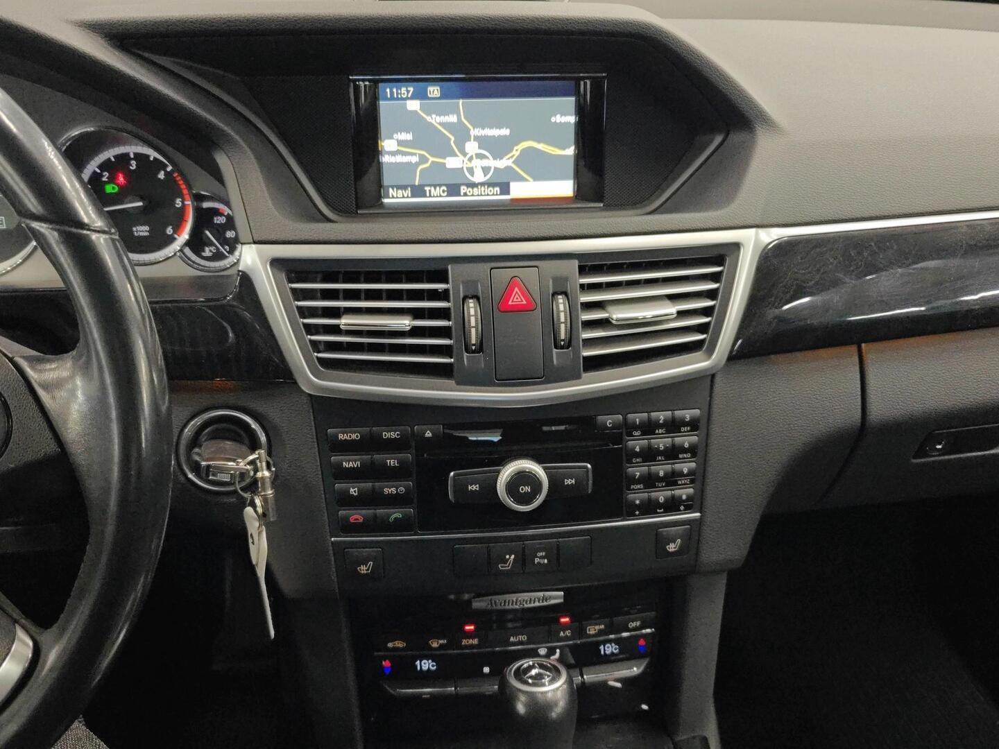 MERCEDES-BENZ E 2010