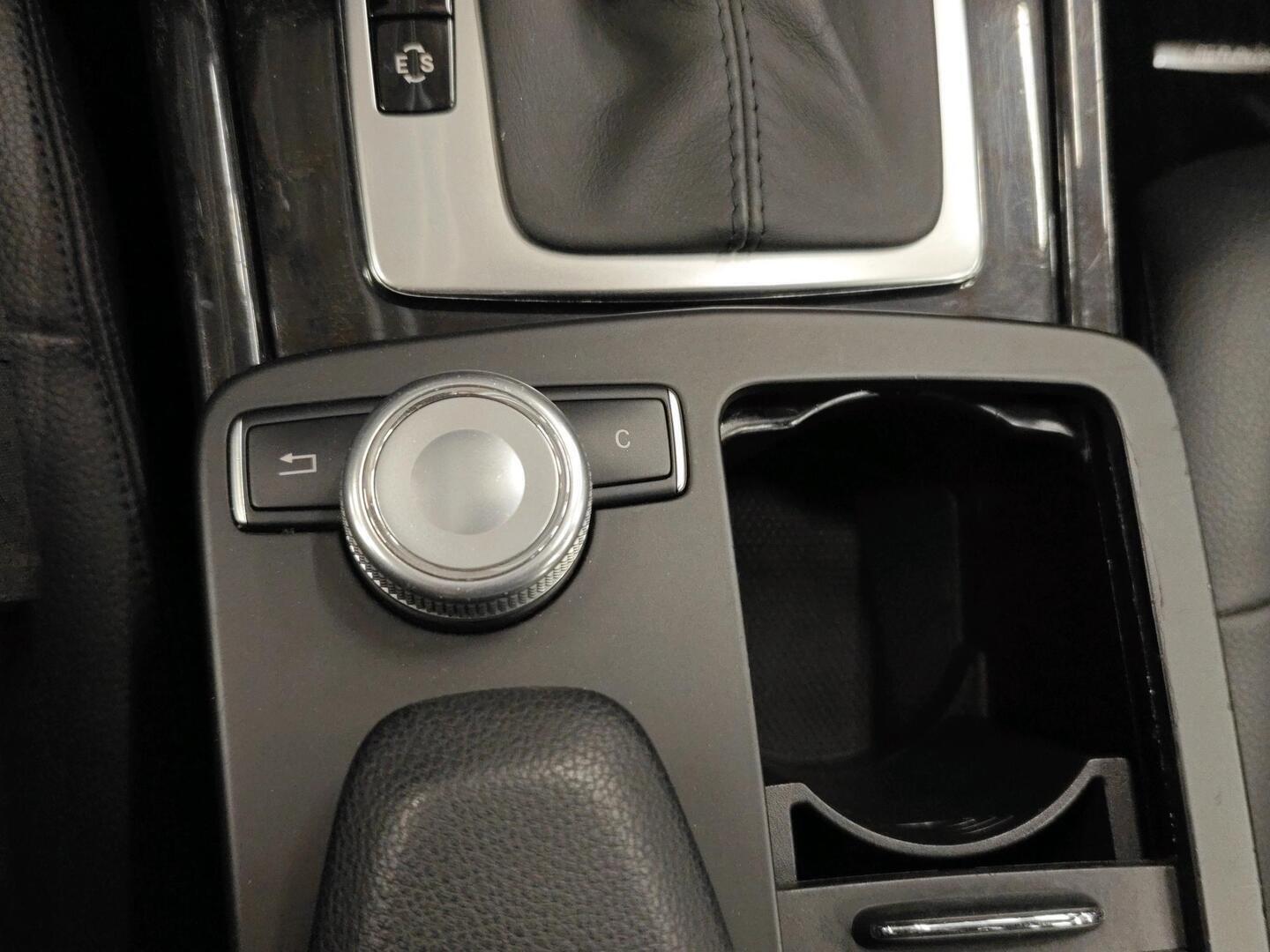 MERCEDES-BENZ E 2010