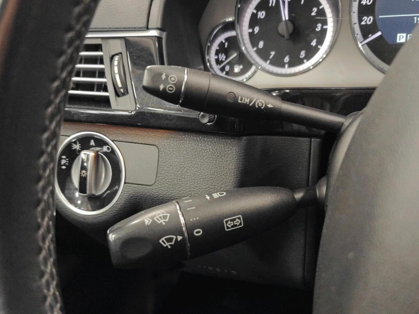 MERCEDES-BENZ E 2010