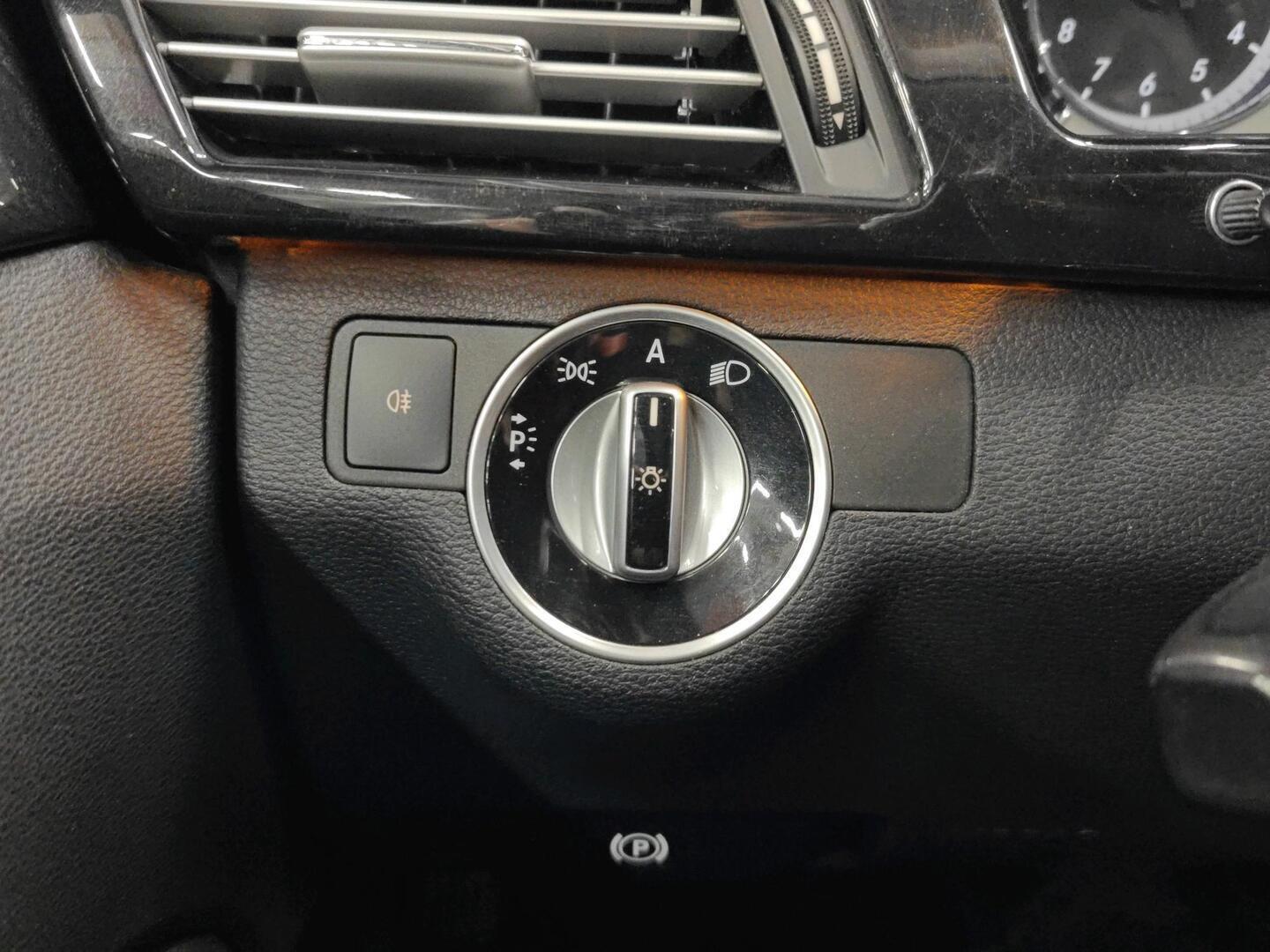 MERCEDES-BENZ E 2010