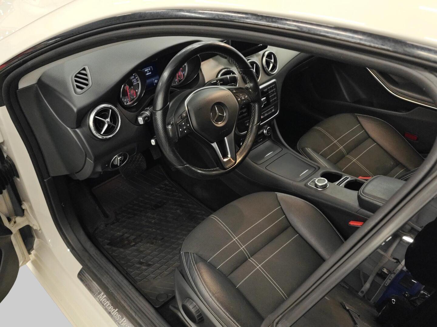 MERCEDES-BENZ CLA 2014